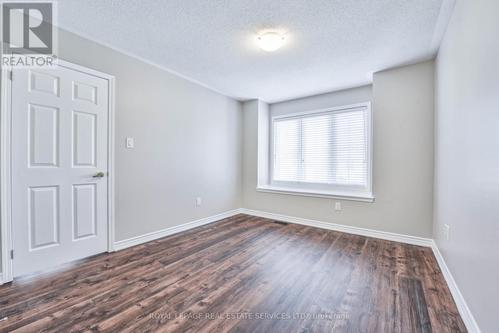 












1020 DIEFENBAKER STREET

,
Milton,




Ontario
L9T8H2

