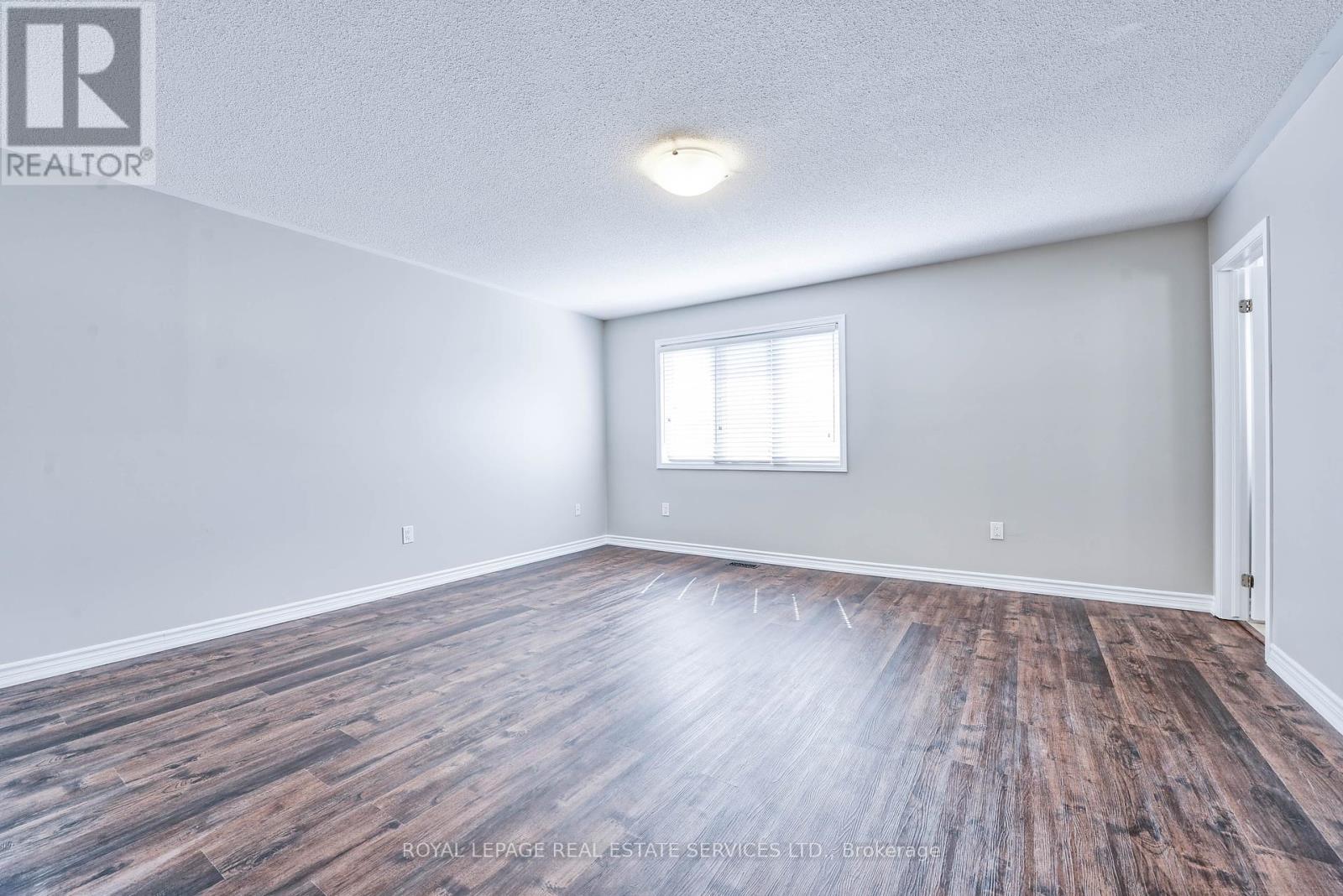 












1020 DIEFENBAKER STREET

,
Milton,




Ontario
L9T8H2

