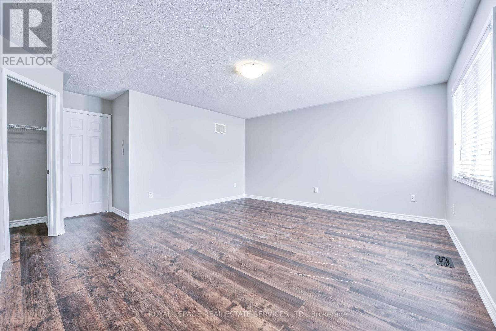 












1020 DIEFENBAKER STREET

,
Milton,




Ontario
L9T8H2

