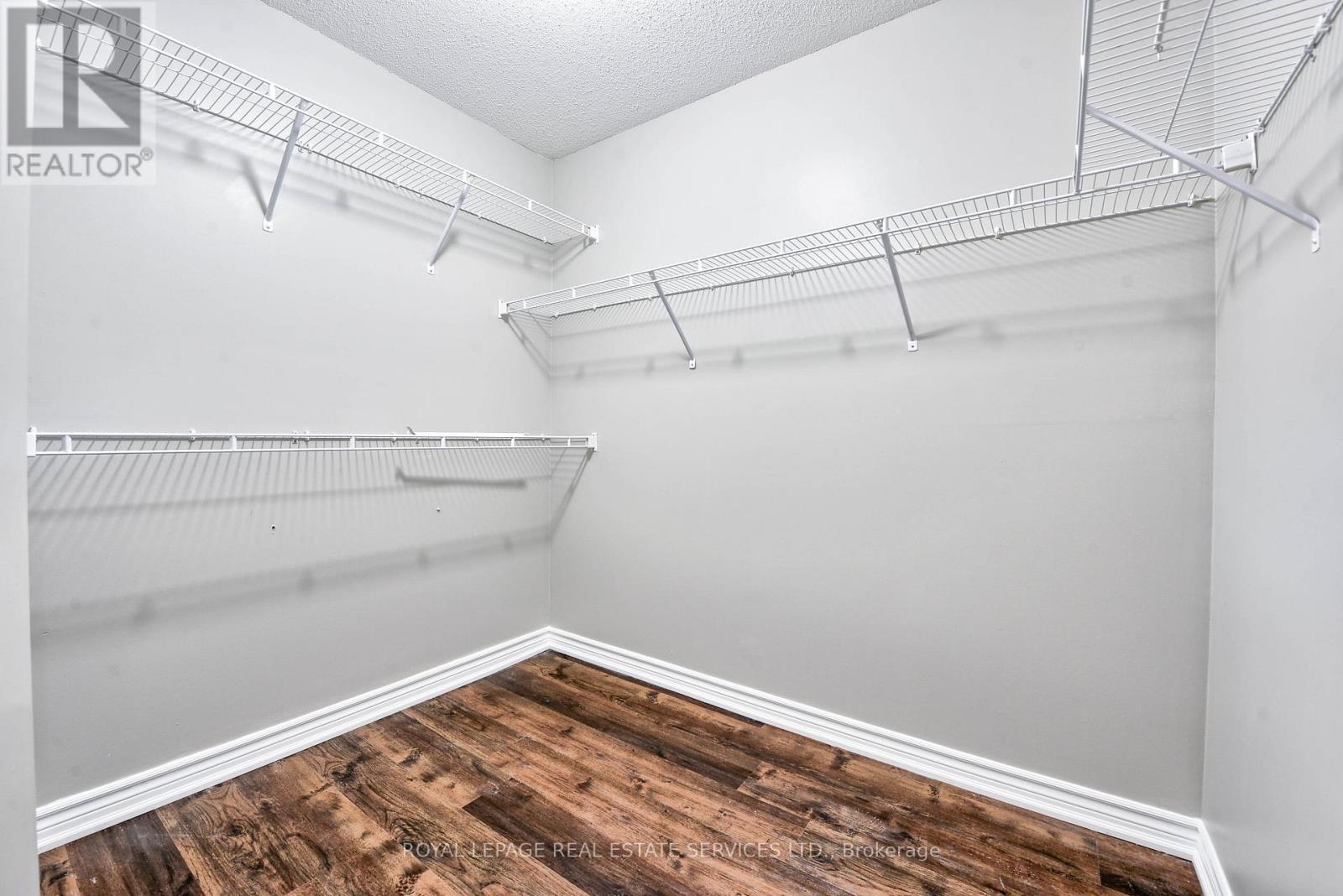 












1020 DIEFENBAKER STREET

,
Milton,




Ontario
L9T8H2


