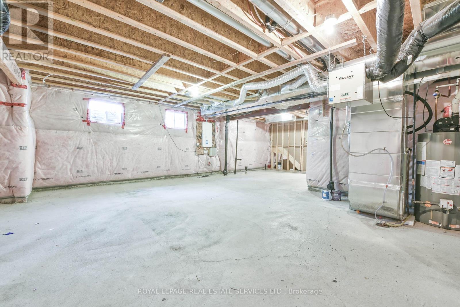 












1020 DIEFENBAKER STREET

,
Milton,




Ontario
L9T8H2

