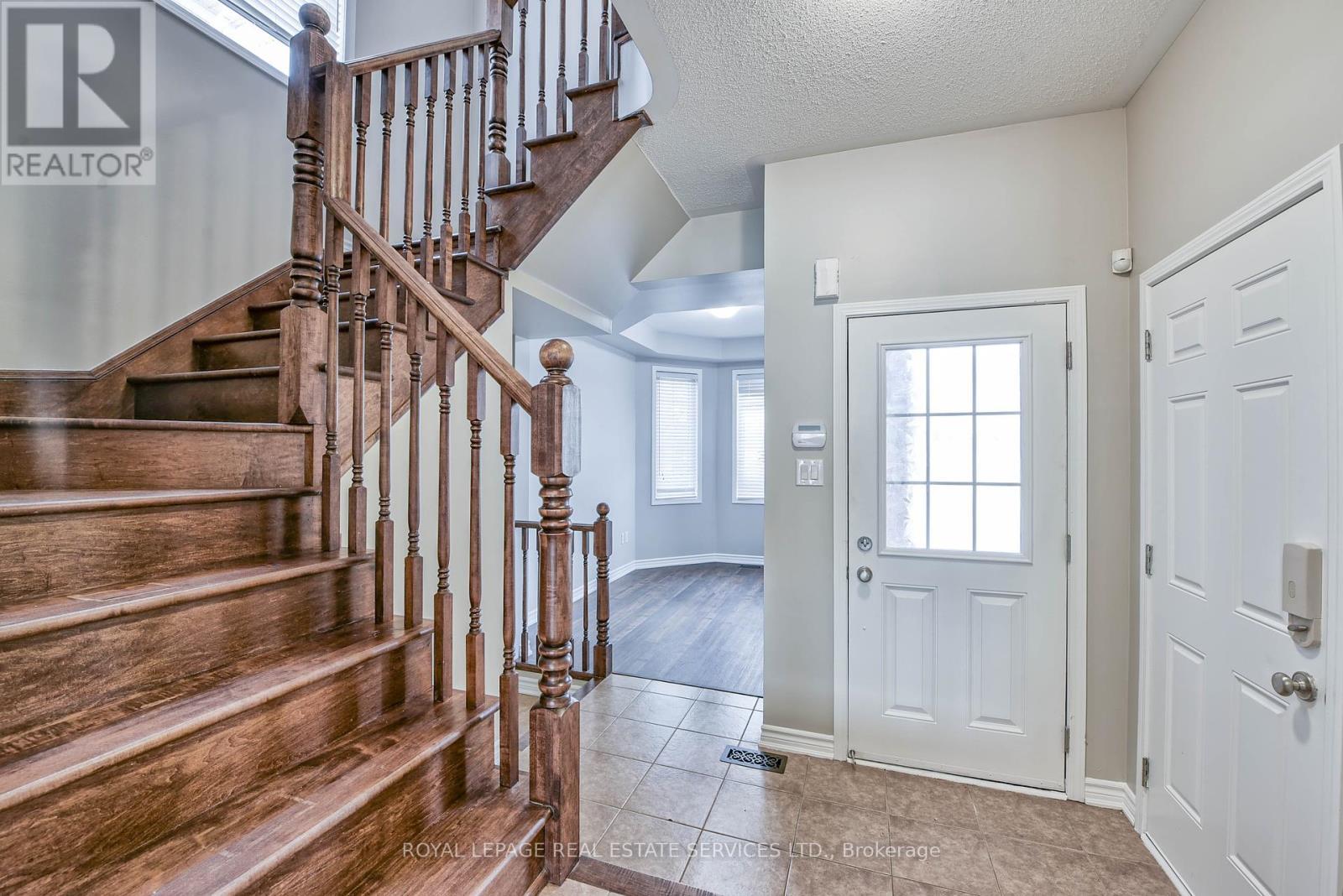 












1020 DIEFENBAKER STREET

,
Milton,




Ontario
L9T8H2

