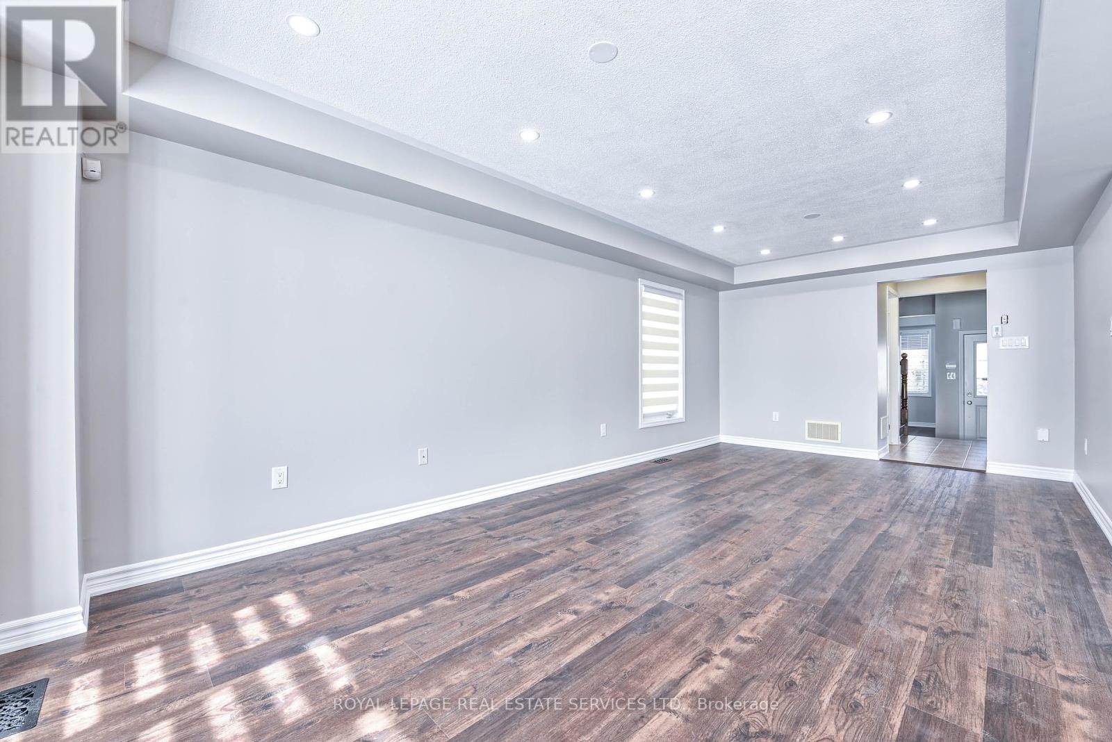 












1020 DIEFENBAKER STREET

,
Milton,




Ontario
L9T8H2

