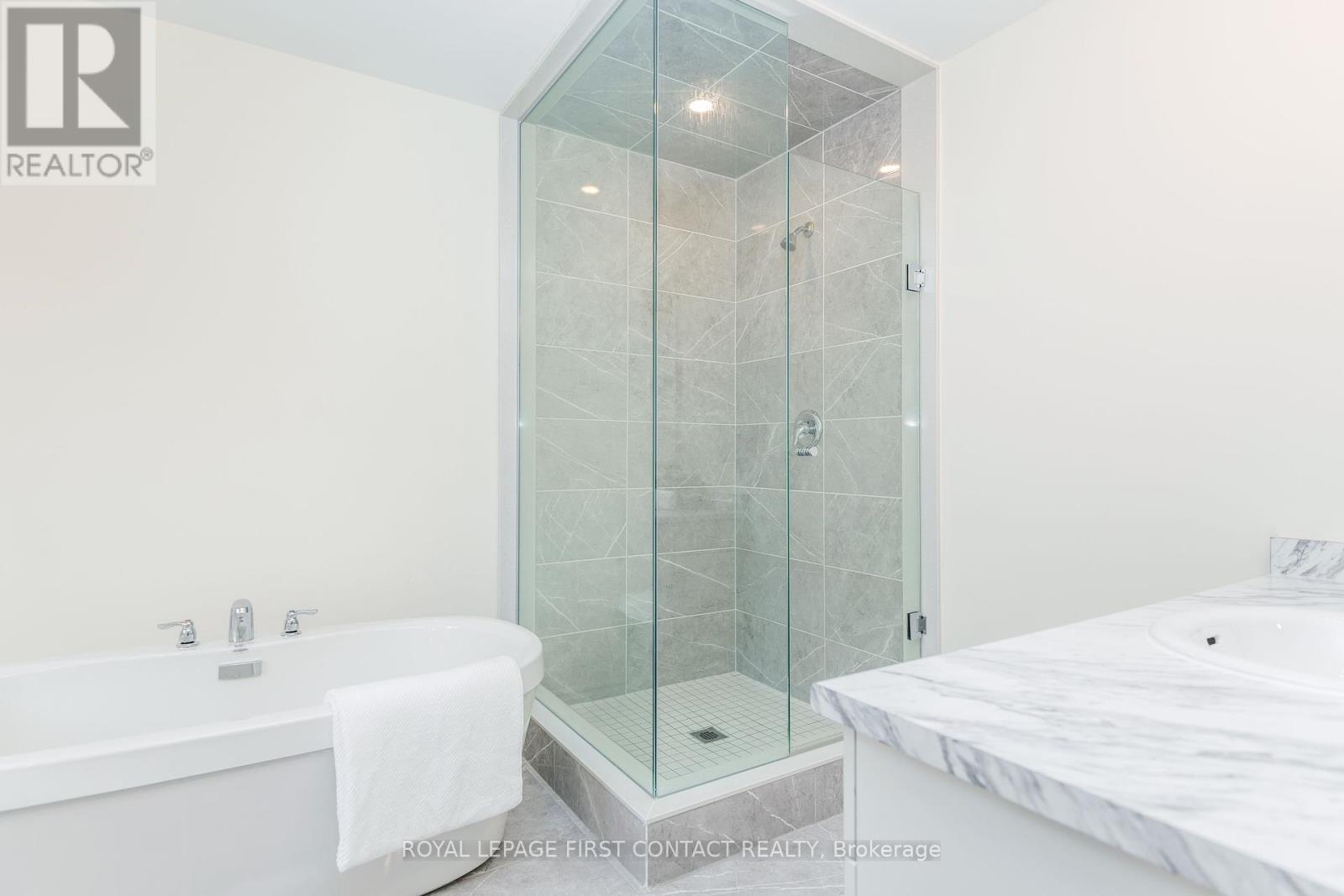 












86 KENNETH ROGERS CRESCENT

,
East Gwillimbury,




Ontario
L9N1S5


