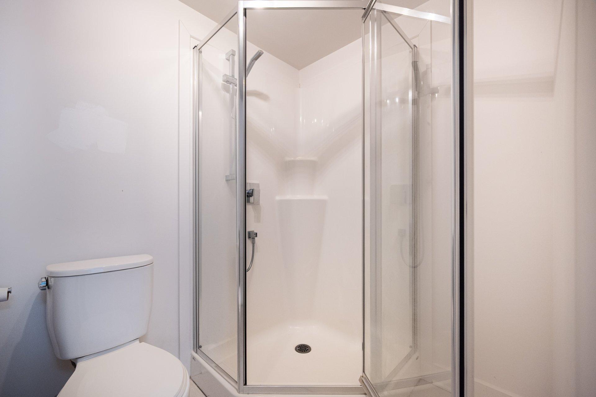 









50Z


Rue Napoléon

, 2,
Sainte-Thérèse,




QC
J7E1H6

