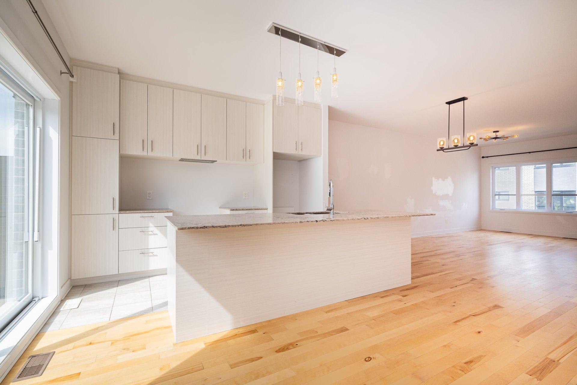 









50Z


Rue Napoléon

, 2,
Sainte-Thérèse,




QC
J7E1H6

