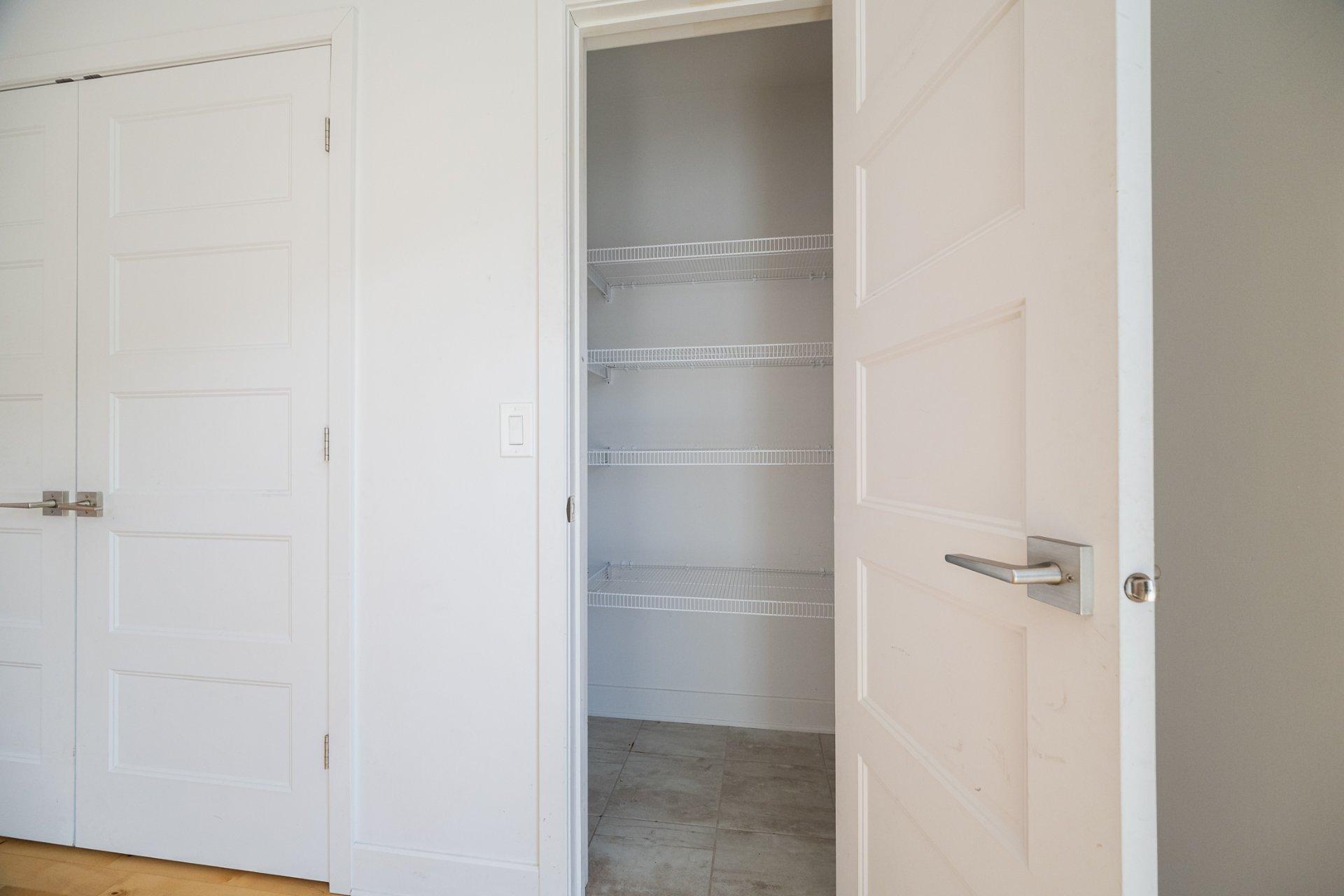 









50Z


Rue Napoléon

, 2,
Sainte-Thérèse,




QC
J7E1H6


