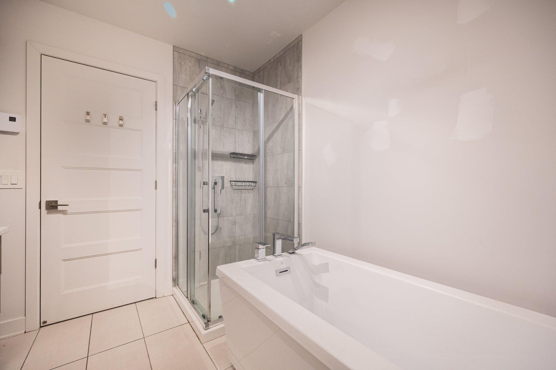 









50Z


Rue Napoléon

, 2,
Sainte-Thérèse,




QC
J7E1H6

