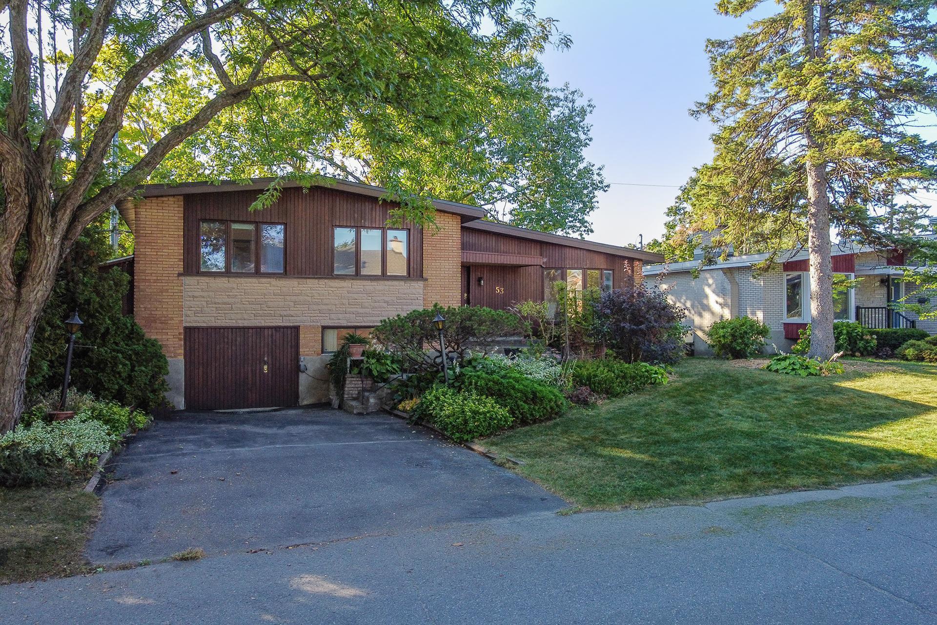 









53


Rue Chartres

,
Dollard-des-Ormeaux,




QC
H9A1J6

