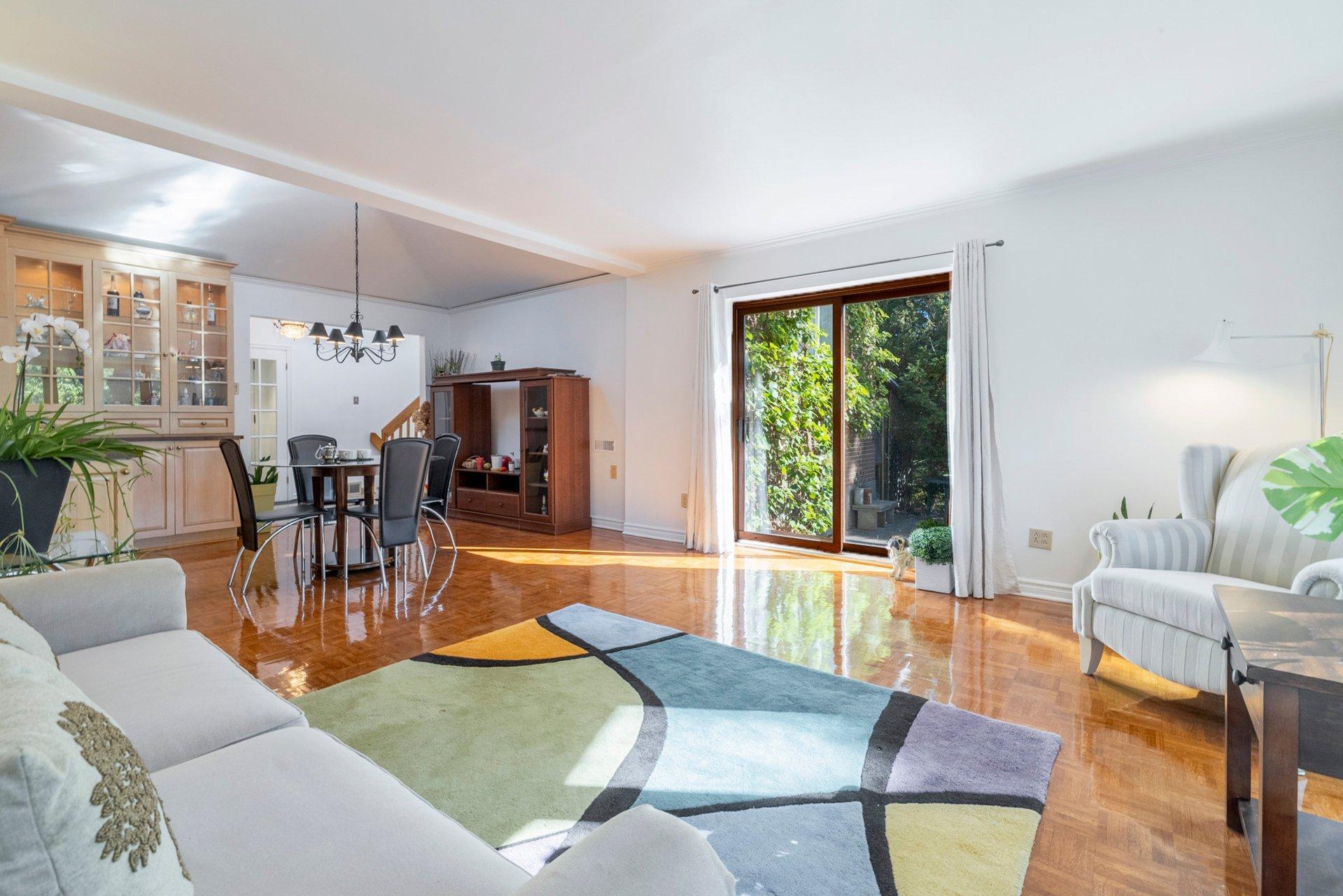 









53


Rue Chartres

,
Dollard-des-Ormeaux,




QC
H9A1J6

