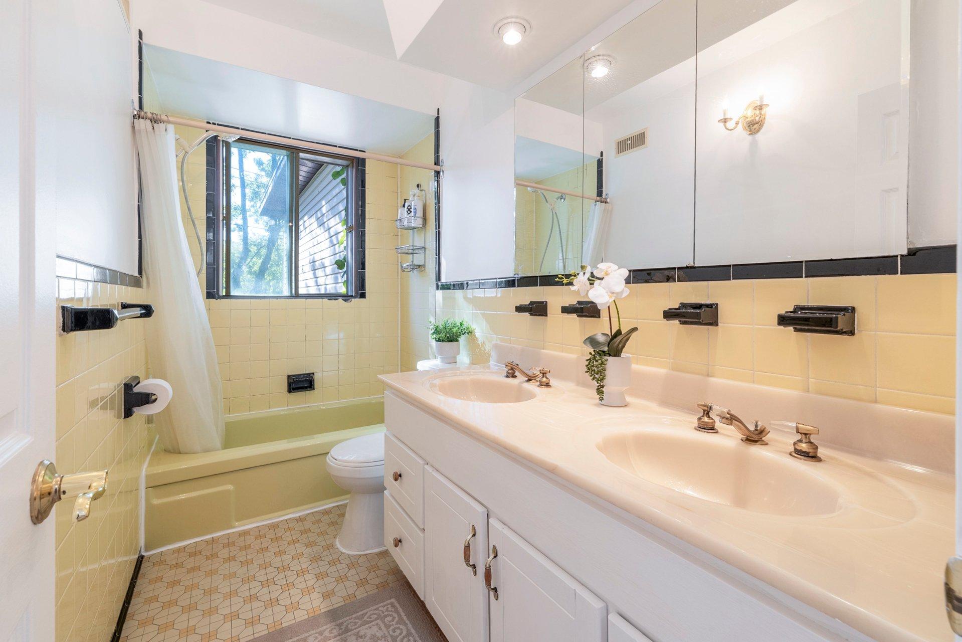 









53


Rue Chartres

,
Dollard-des-Ormeaux,




QC
H9A1J6

