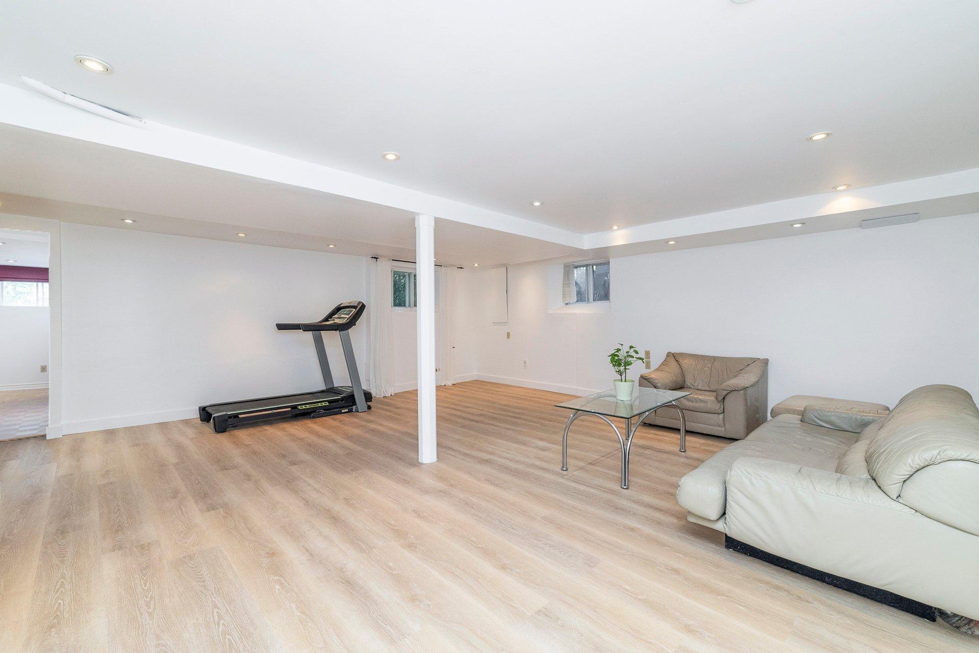 









53


Rue Chartres

,
Dollard-des-Ormeaux,




QC
H9A1J6

