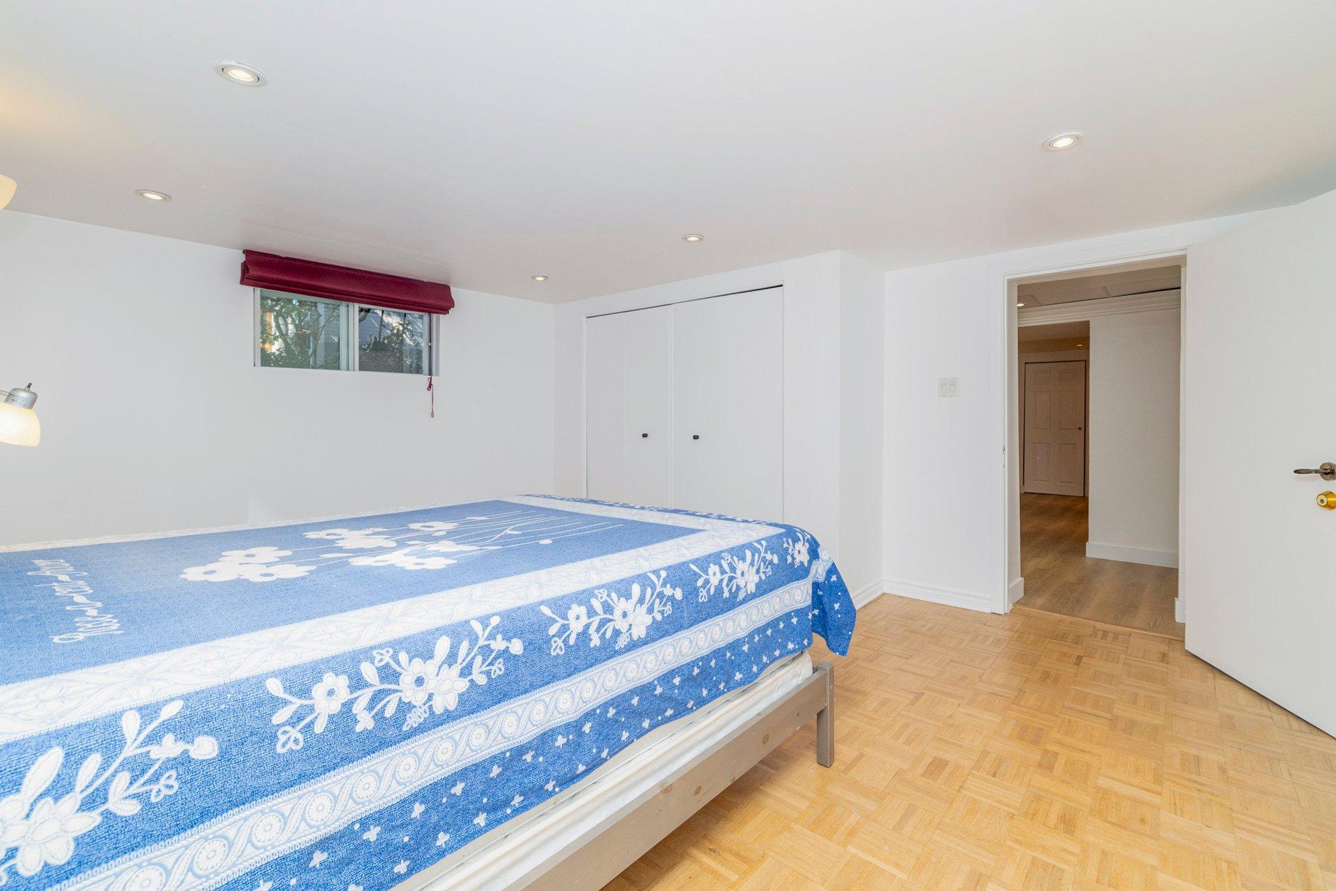 









53


Rue Chartres

,
Dollard-des-Ormeaux,




QC
H9A1J6

