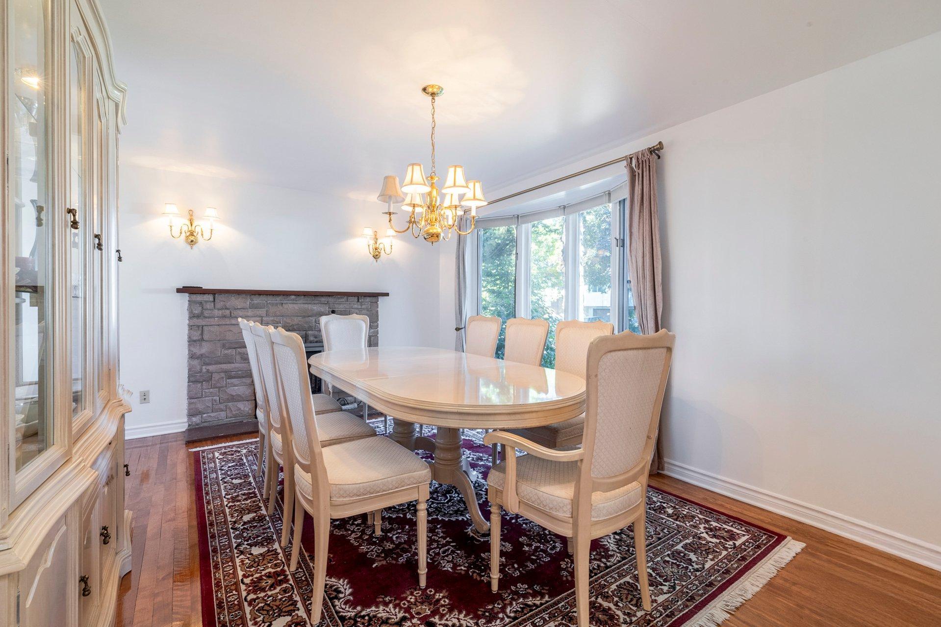 









53


Rue Chartres

,
Dollard-des-Ormeaux,




QC
H9A1J6

