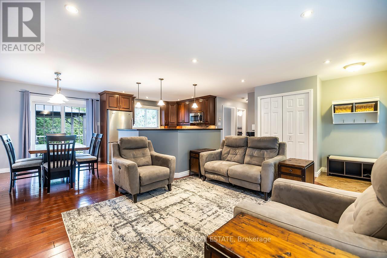 












15102 OLD SIMCOE ROAD

,
Scugog (Port Perry),




Ontario
L9L1K5


