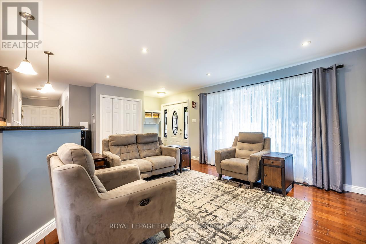 












15102 OLD SIMCOE ROAD

,
Scugog (Port Perry),




Ontario
L9L1K5

