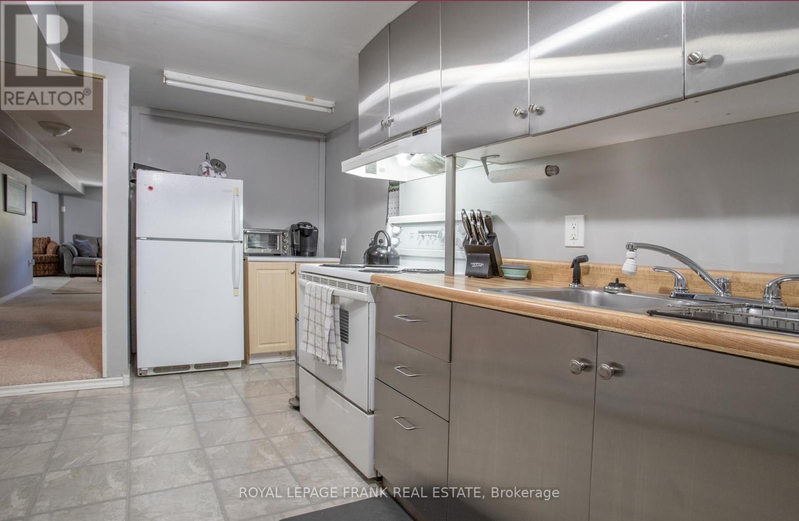 












793 CENTRAL PARK BOULEVARD N

,
Oshawa (Centennial),




Ontario
L1G6B2

