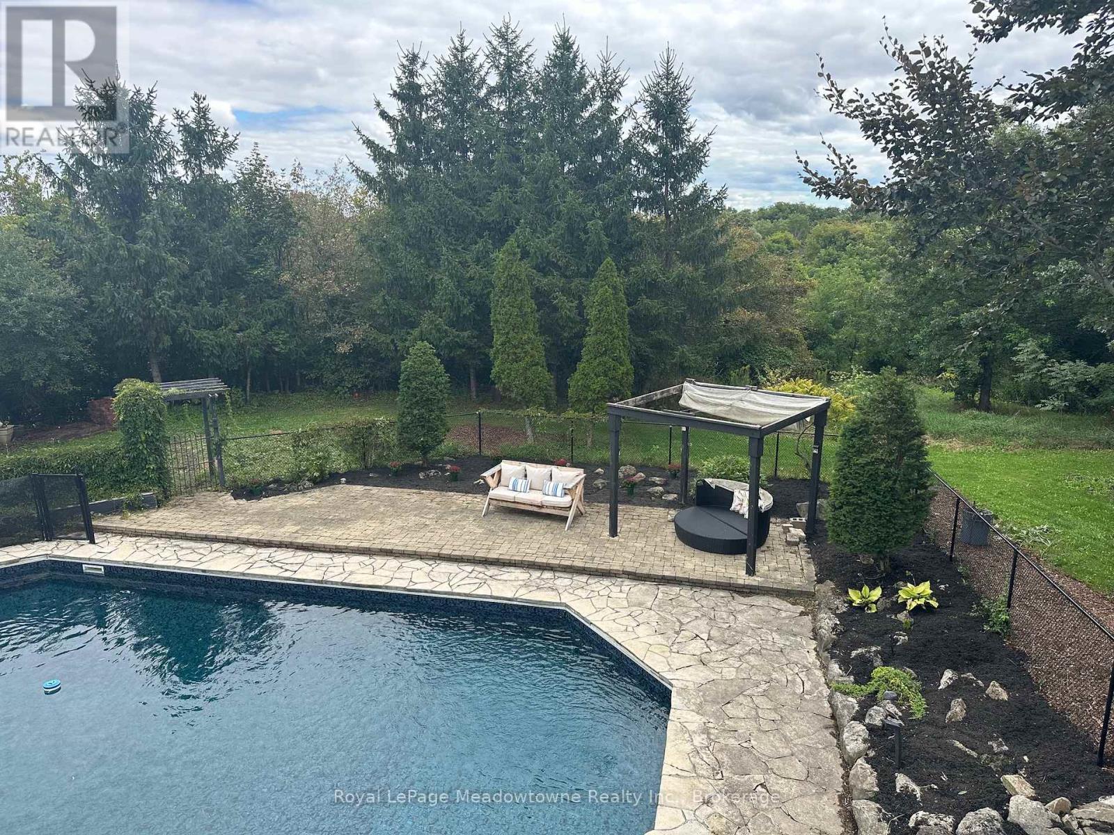 












12840 BRITANNIA ROAD

,
Milton (TR Rural Trafalgar),




Ontario
L9E0V3

