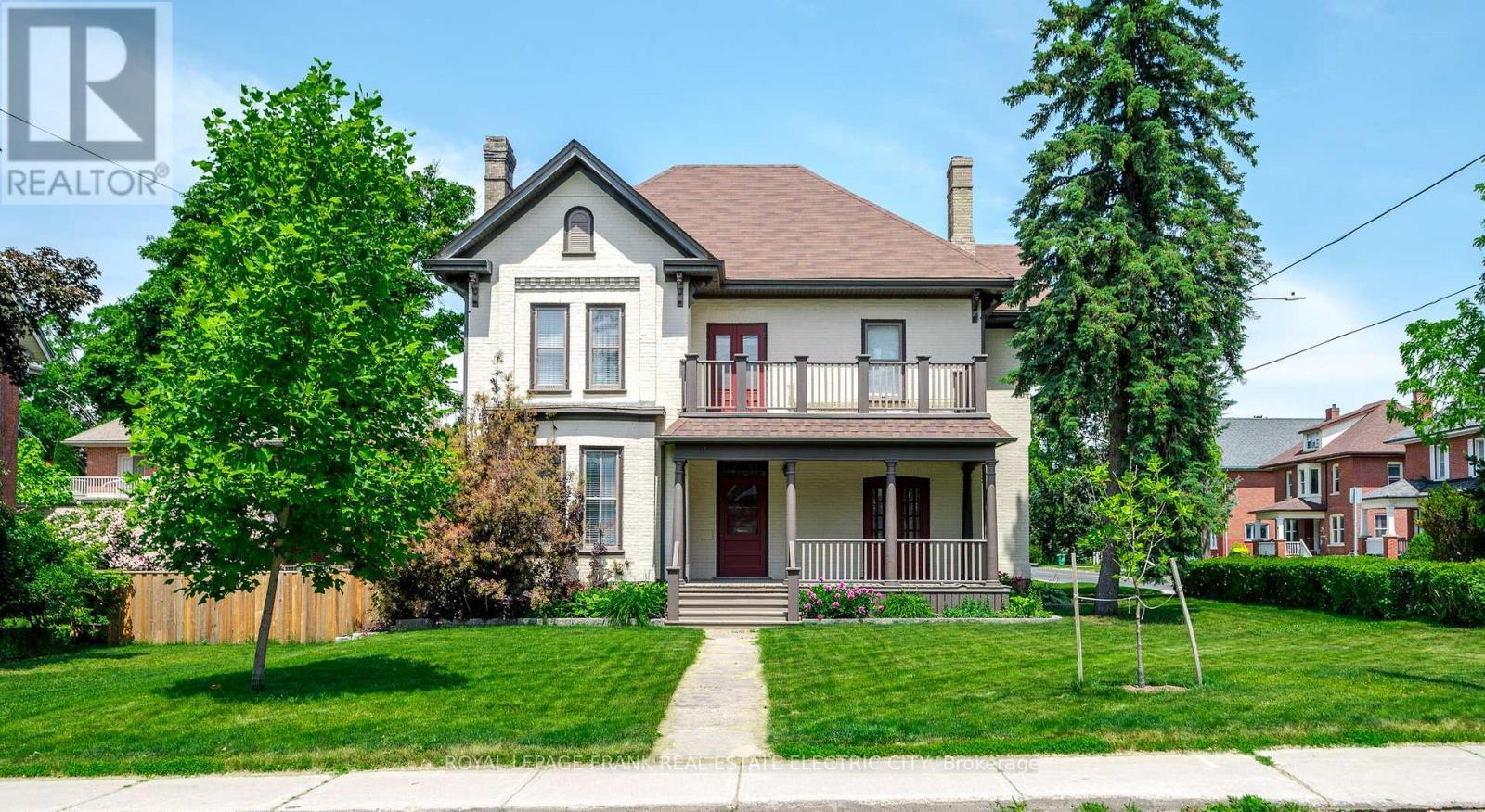 












452 HUNTER STREET W

,
Peterborough (Town Ward 3),




Ontario
K9H2M8

