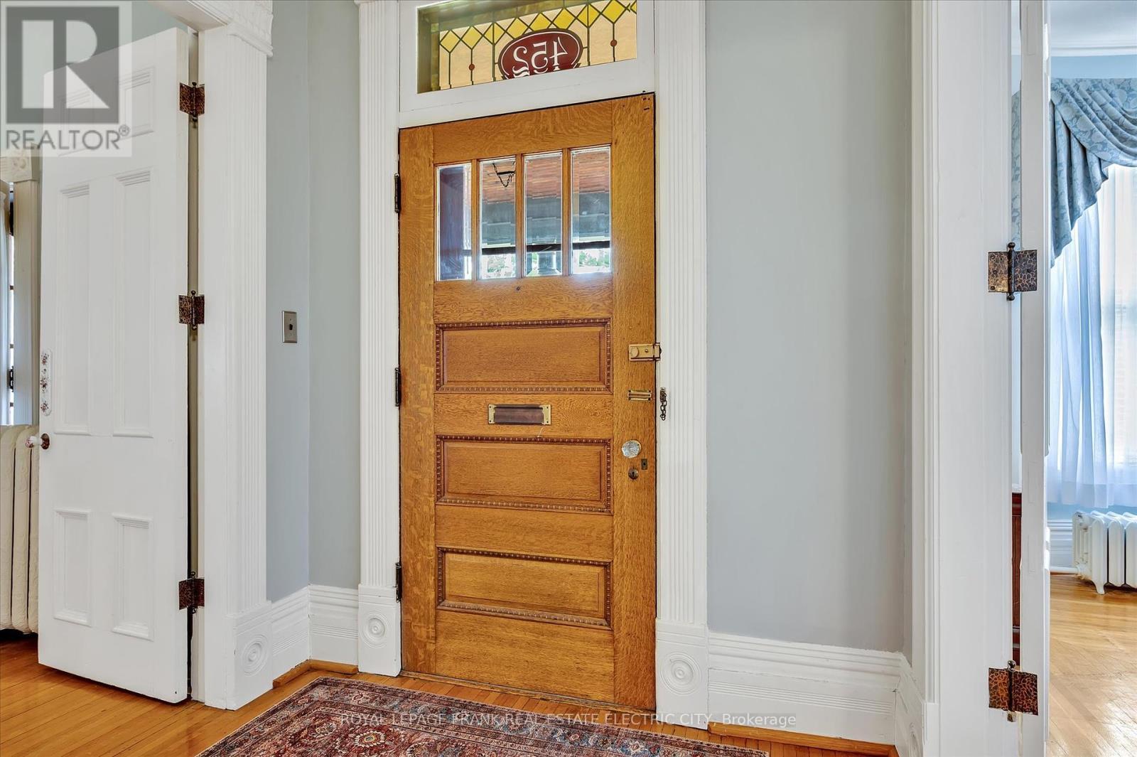 












452 HUNTER STREET W

,
Peterborough (Town Ward 3),




Ontario
K9H2M8

