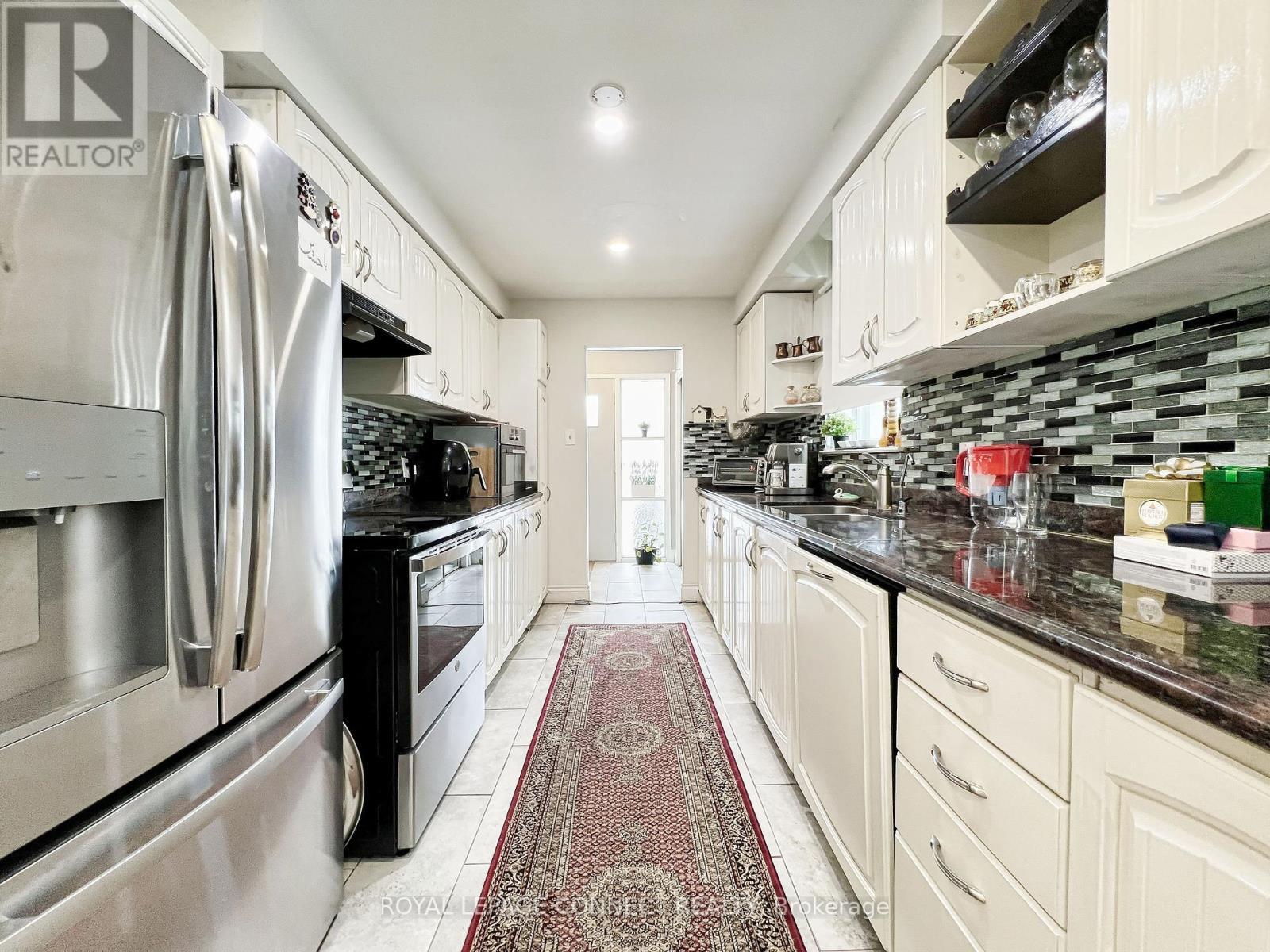 












24 LALTON PLACE

,
Toronto,




Ontario
M1E1T4

