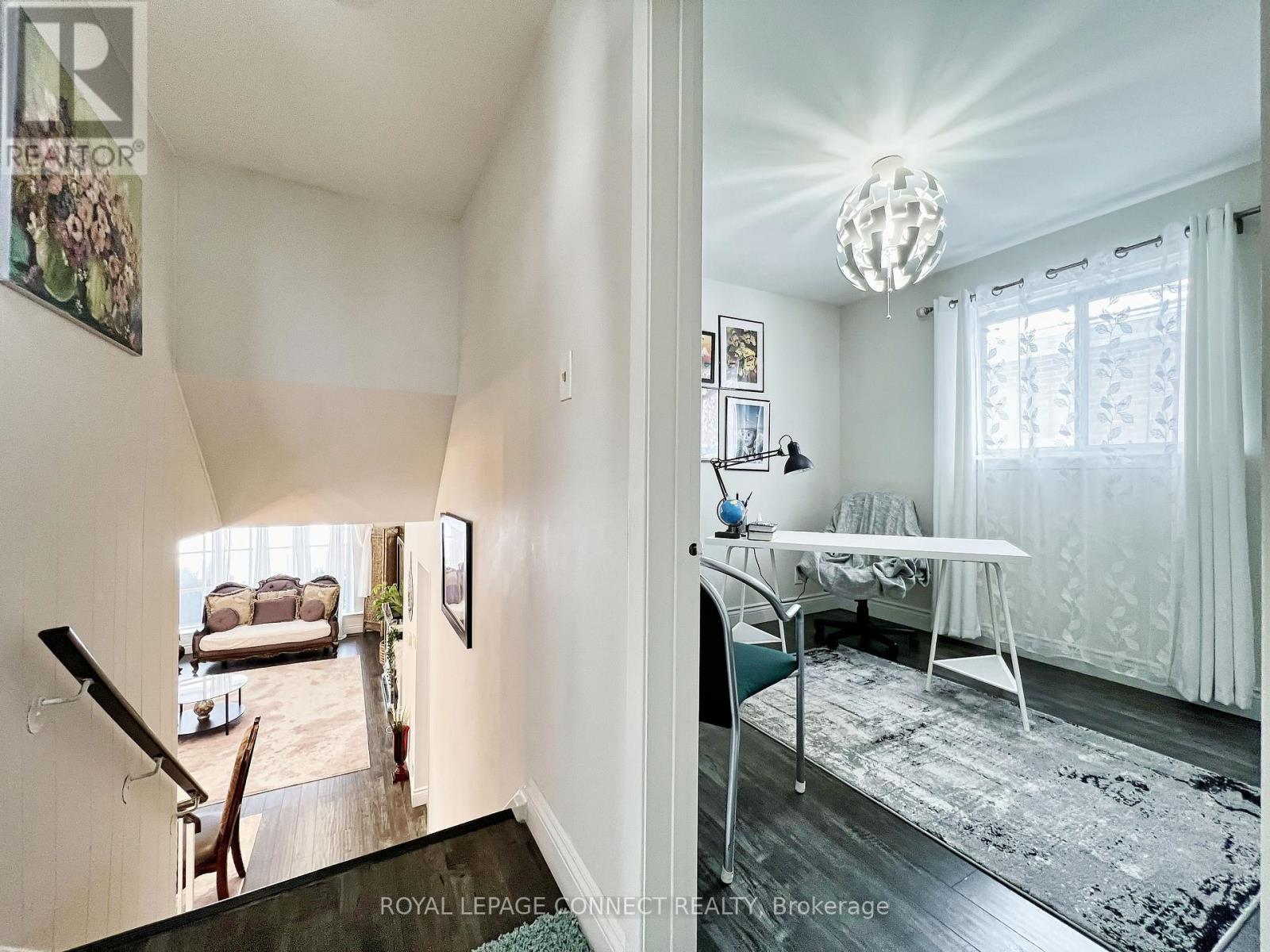 












24 LALTON PLACE

,
Toronto,




Ontario
M1E1T4

