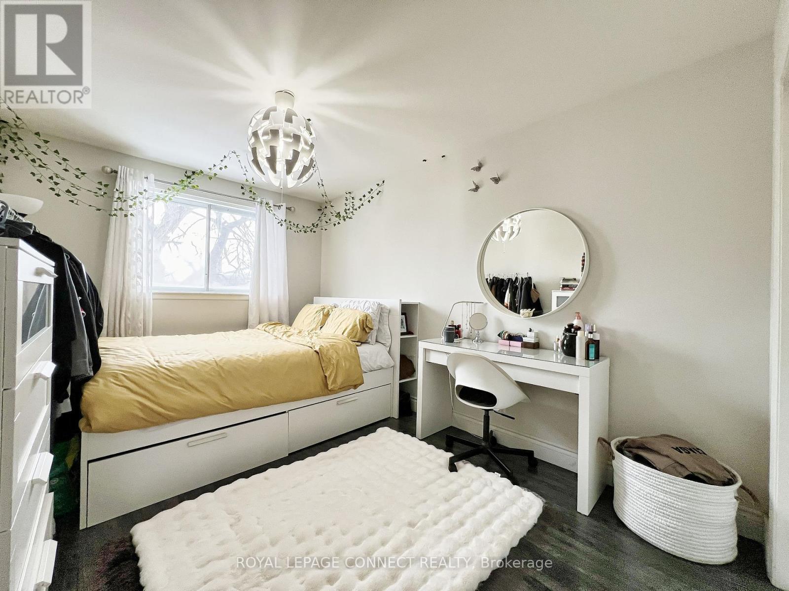 












24 LALTON PLACE

,
Toronto,




Ontario
M1E1T4

