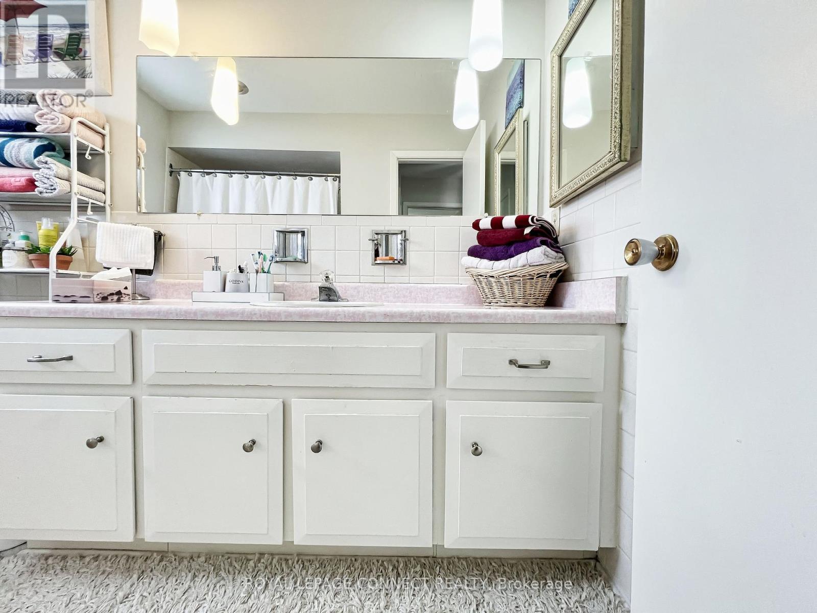 












24 LALTON PLACE

,
Toronto,




Ontario
M1E1T4

