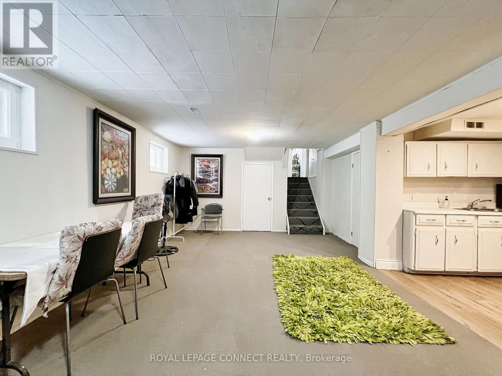 












24 LALTON PLACE

,
Toronto,




Ontario
M1E1T4

