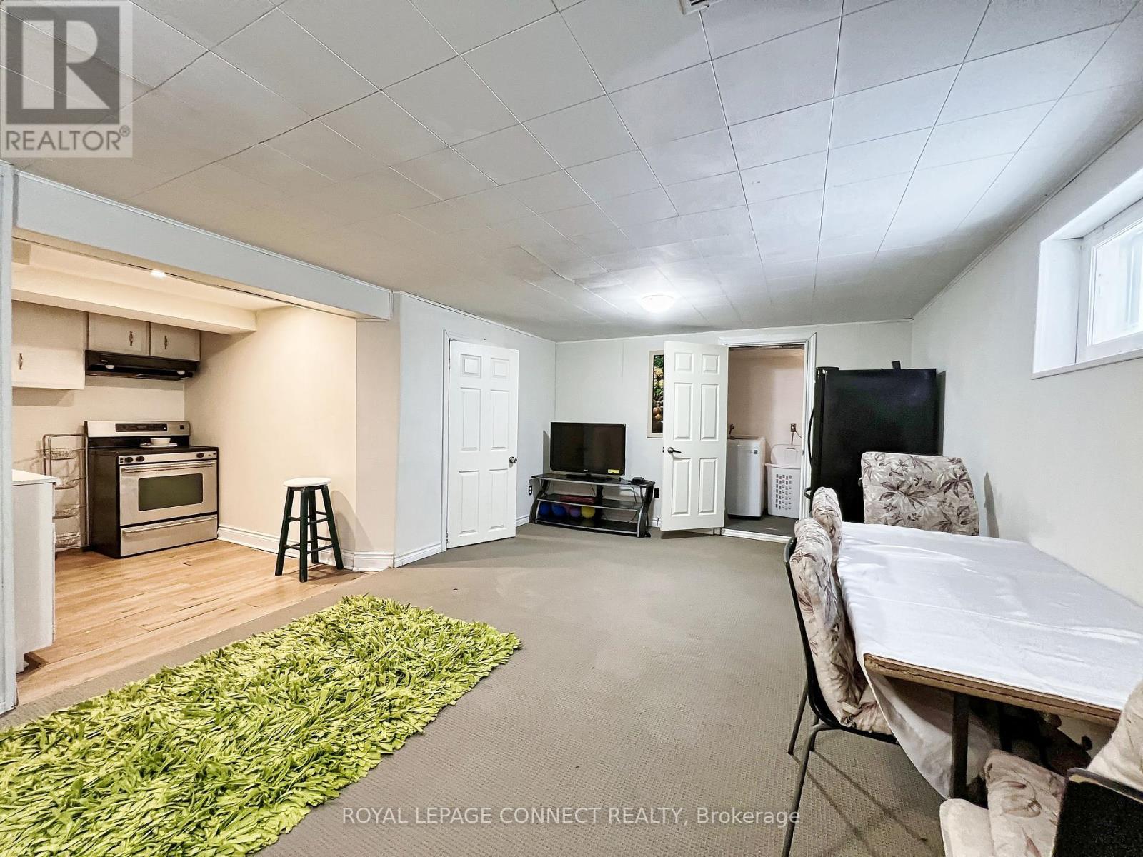 












24 LALTON PLACE

,
Toronto,




Ontario
M1E1T4

