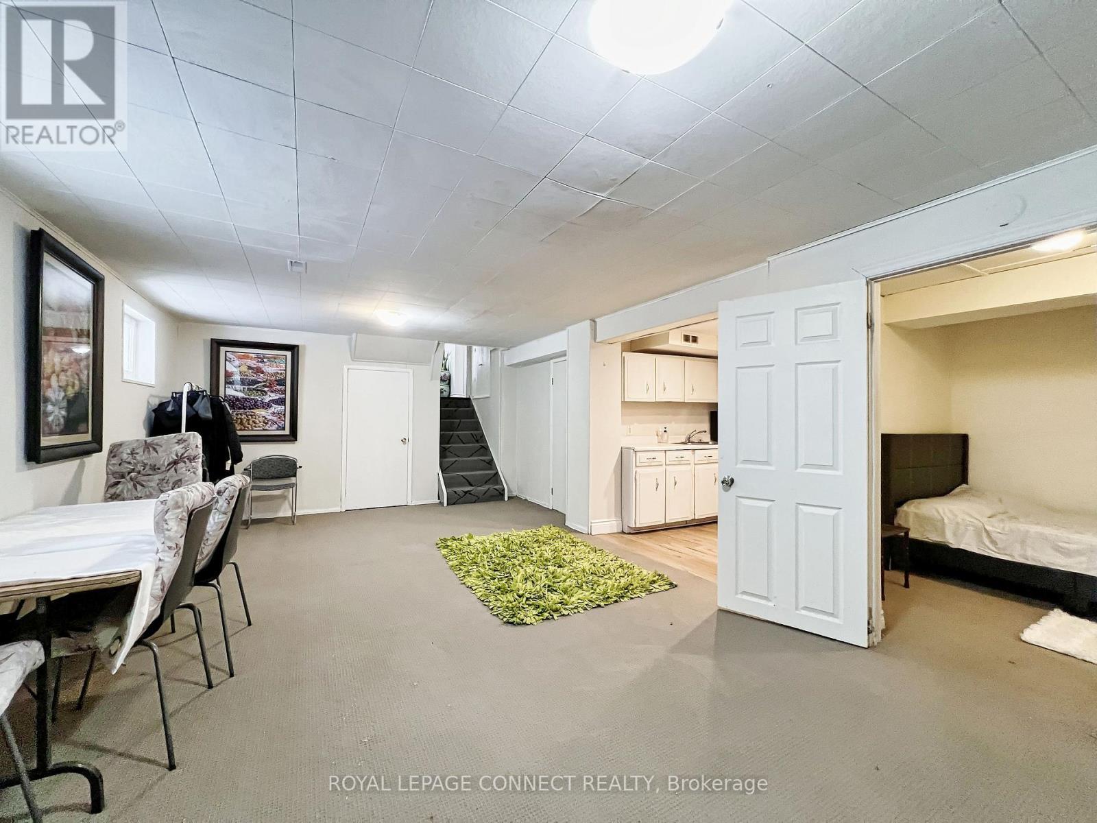 












24 LALTON PLACE

,
Toronto,




Ontario
M1E1T4

