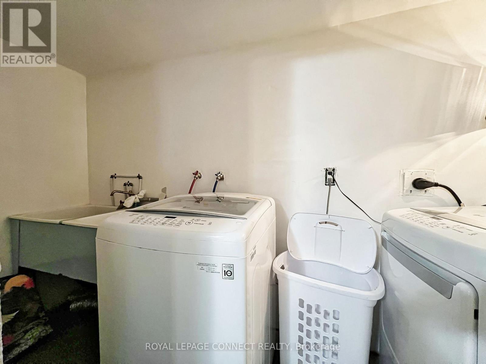 












24 LALTON PLACE

,
Toronto,




Ontario
M1E1T4

