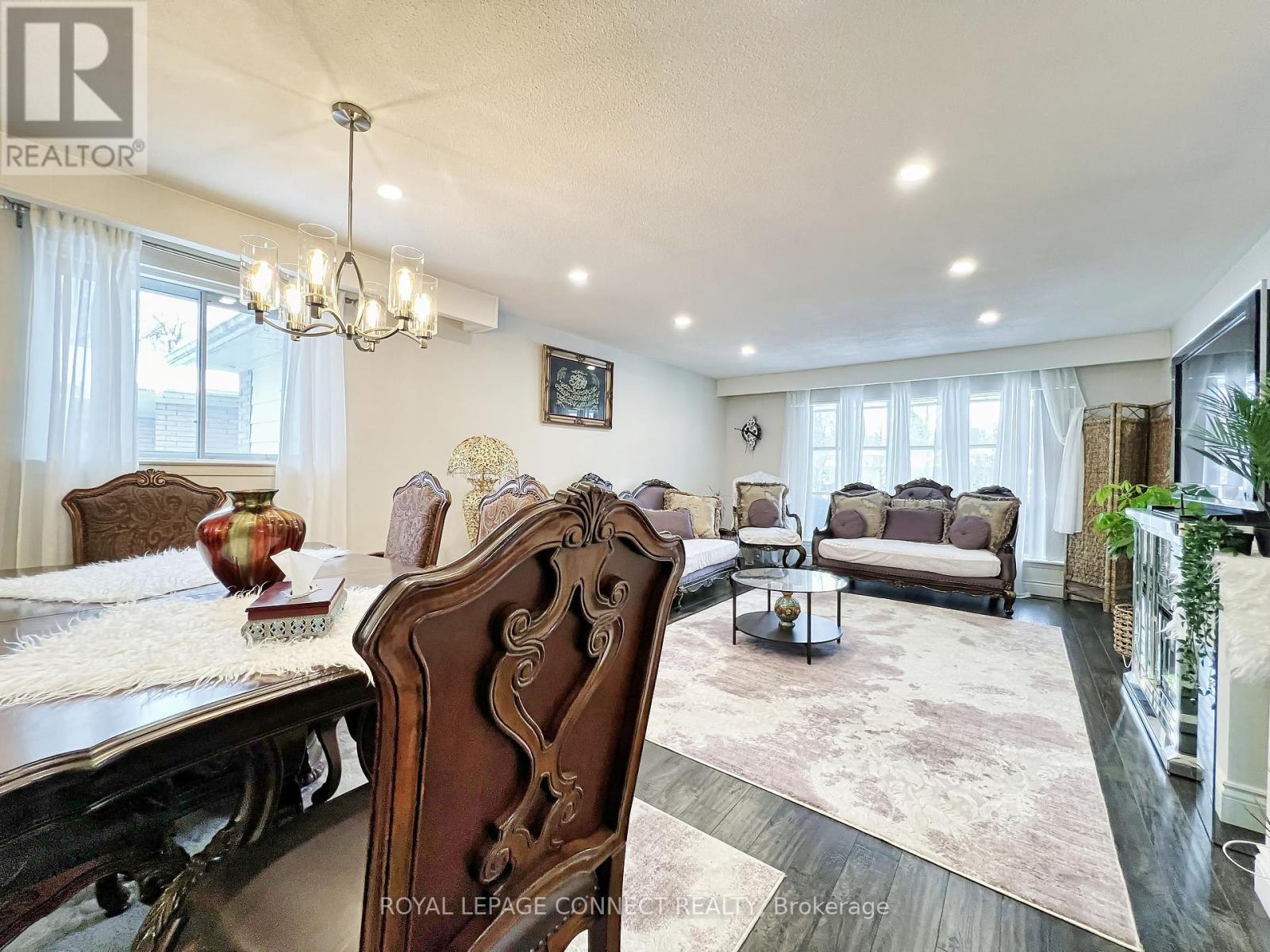 












24 LALTON PLACE

,
Toronto,




Ontario
M1E1T4

