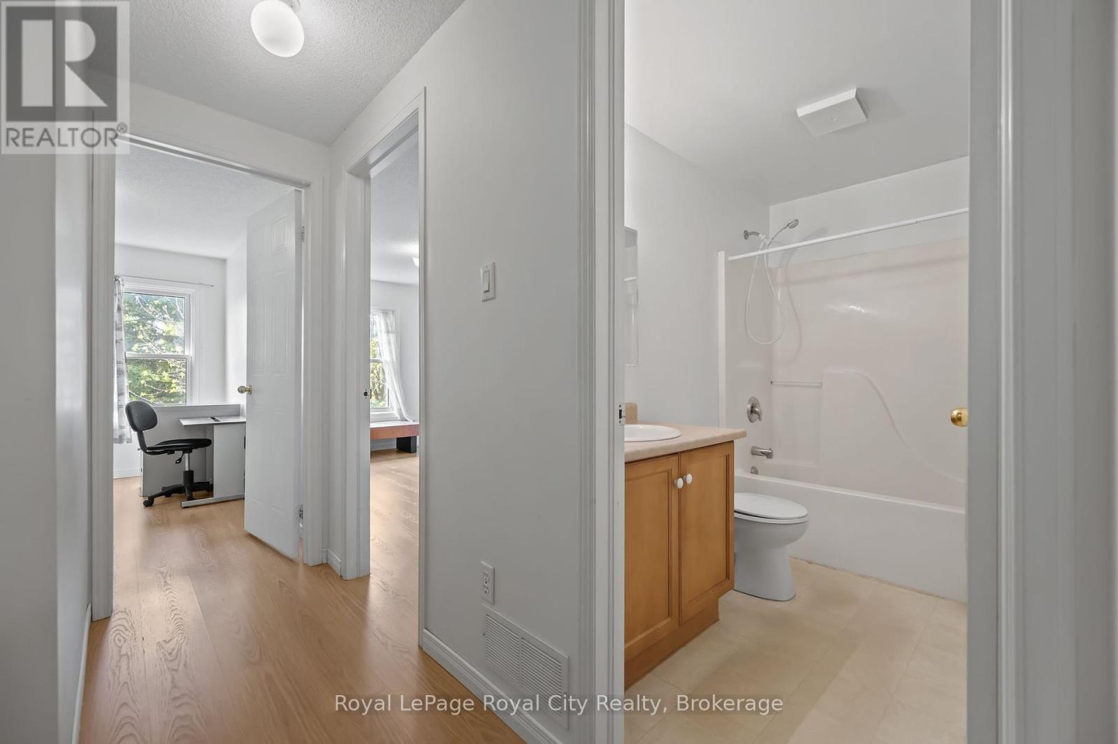 












29 - 66 RODGERS ROAD

,
Guelph (Kortright West),




Ontario
N1G4Y5

