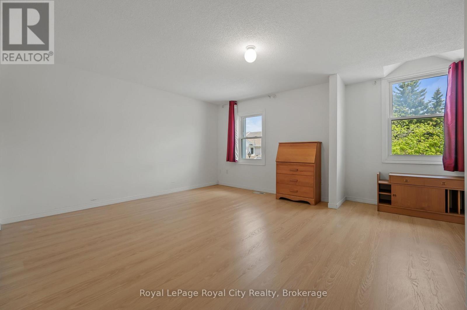 












29 - 66 RODGERS ROAD

,
Guelph (Kortright West),




Ontario
N1G4Y5

