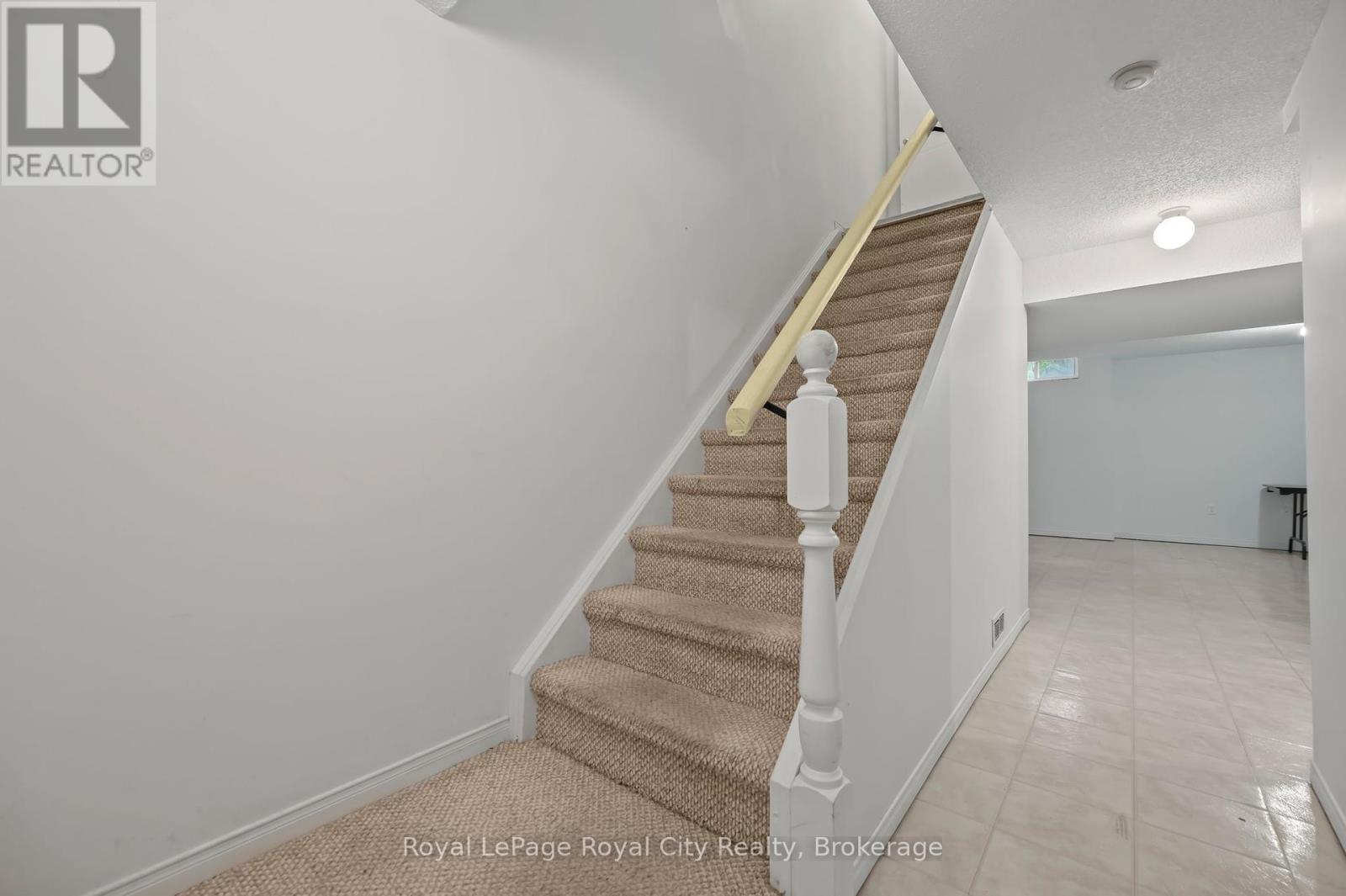 












29 - 66 RODGERS ROAD

,
Guelph (Kortright West),




Ontario
N1G4Y5

