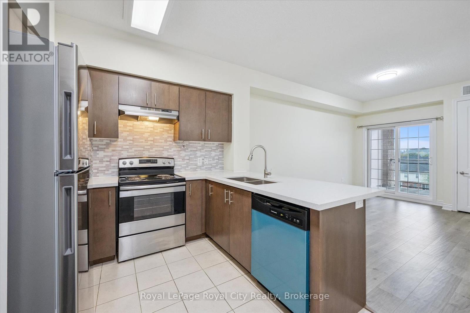 












418 - 1077 GORDON STREET

,
Guelph (Kortright West),




Ontario
N1G0E3

