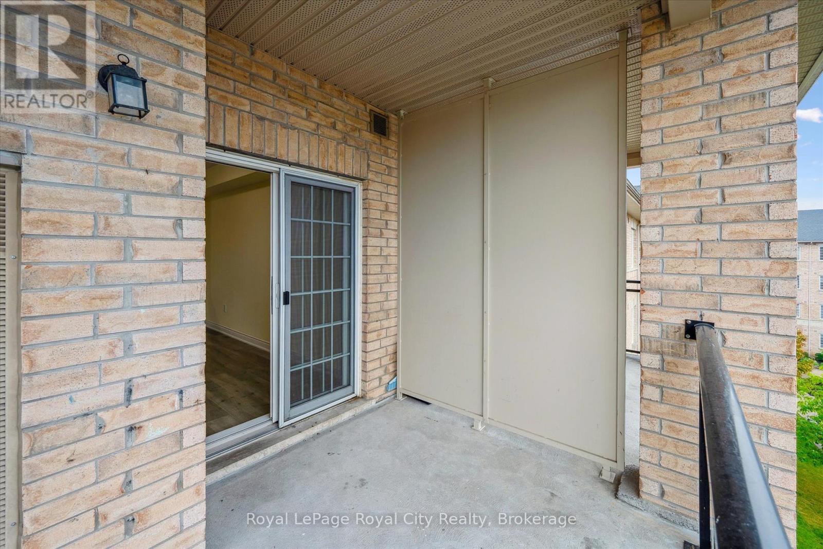 












418 - 1077 GORDON STREET

,
Guelph (Kortright West),




Ontario
N1G0E3

