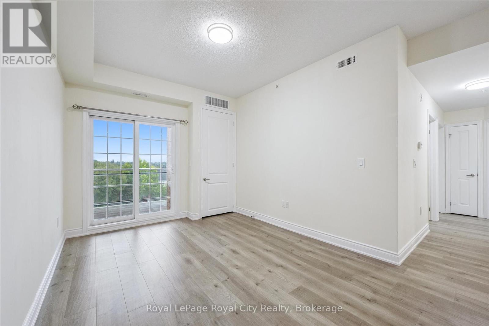 












418 - 1077 GORDON STREET

,
Guelph (Kortright West),




Ontario
N1G0E3

