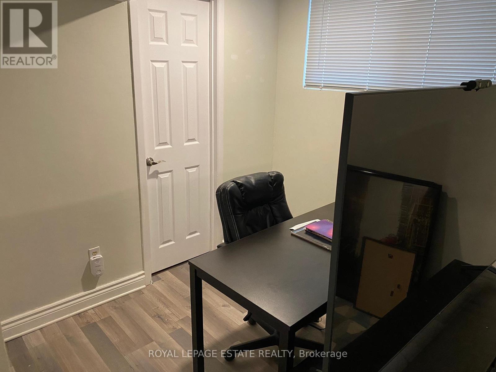












TH1 - 73 UPPER CANADA DRIVE

,
Toronto,




Ontario
M2P2A2


