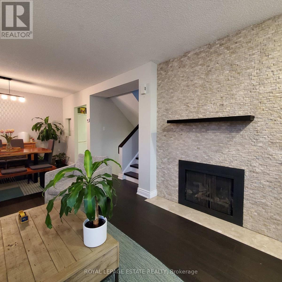 












TH1 - 73 UPPER CANADA DRIVE

,
Toronto,




Ontario
M2P2A2

