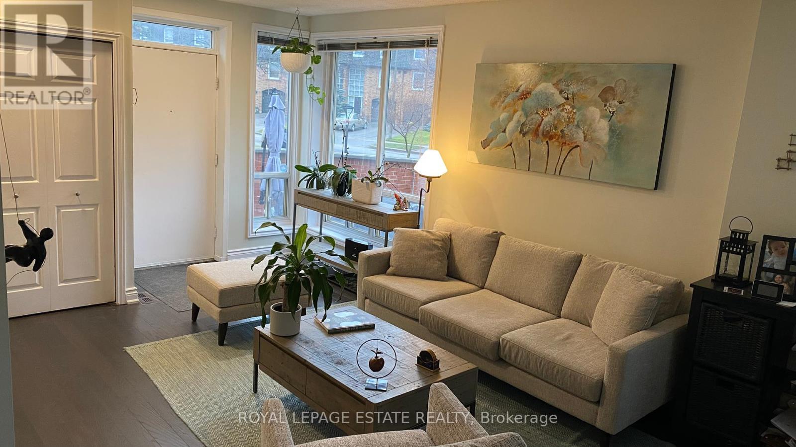 












TH1 - 73 UPPER CANADA DRIVE

,
Toronto,




Ontario
M2P2A2

