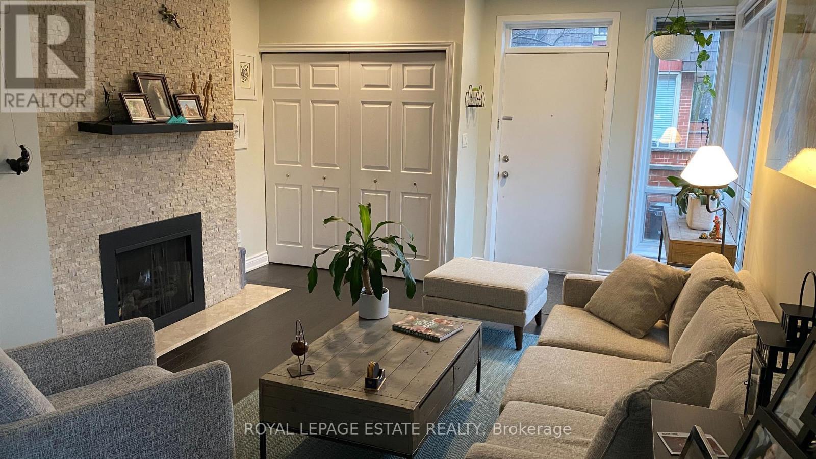












TH1 - 73 UPPER CANADA DRIVE

,
Toronto,




Ontario
M2P2A2

