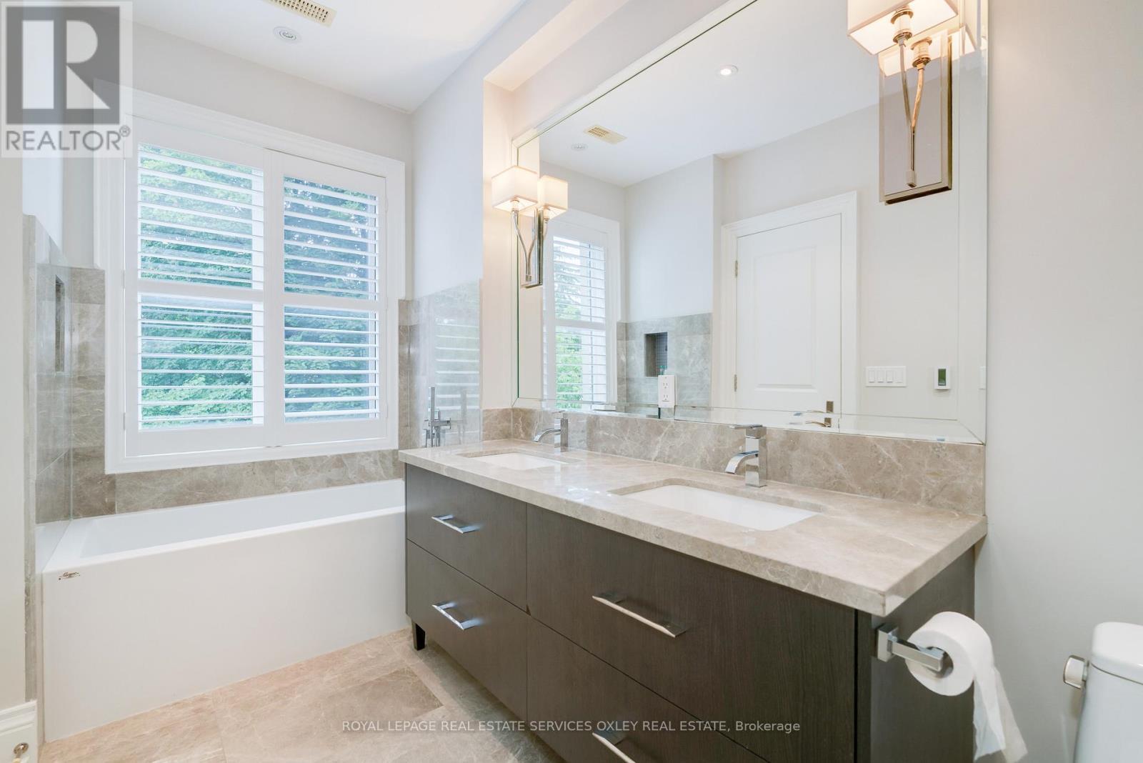 












149 RONAN AVENUE

,
Toronto,




Ontario
M4N2Y2

