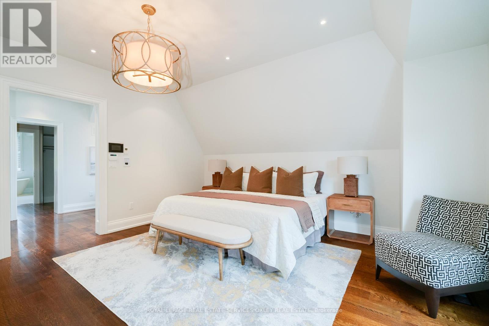 












149 RONAN AVENUE

,
Toronto,




Ontario
M4N2Y2

