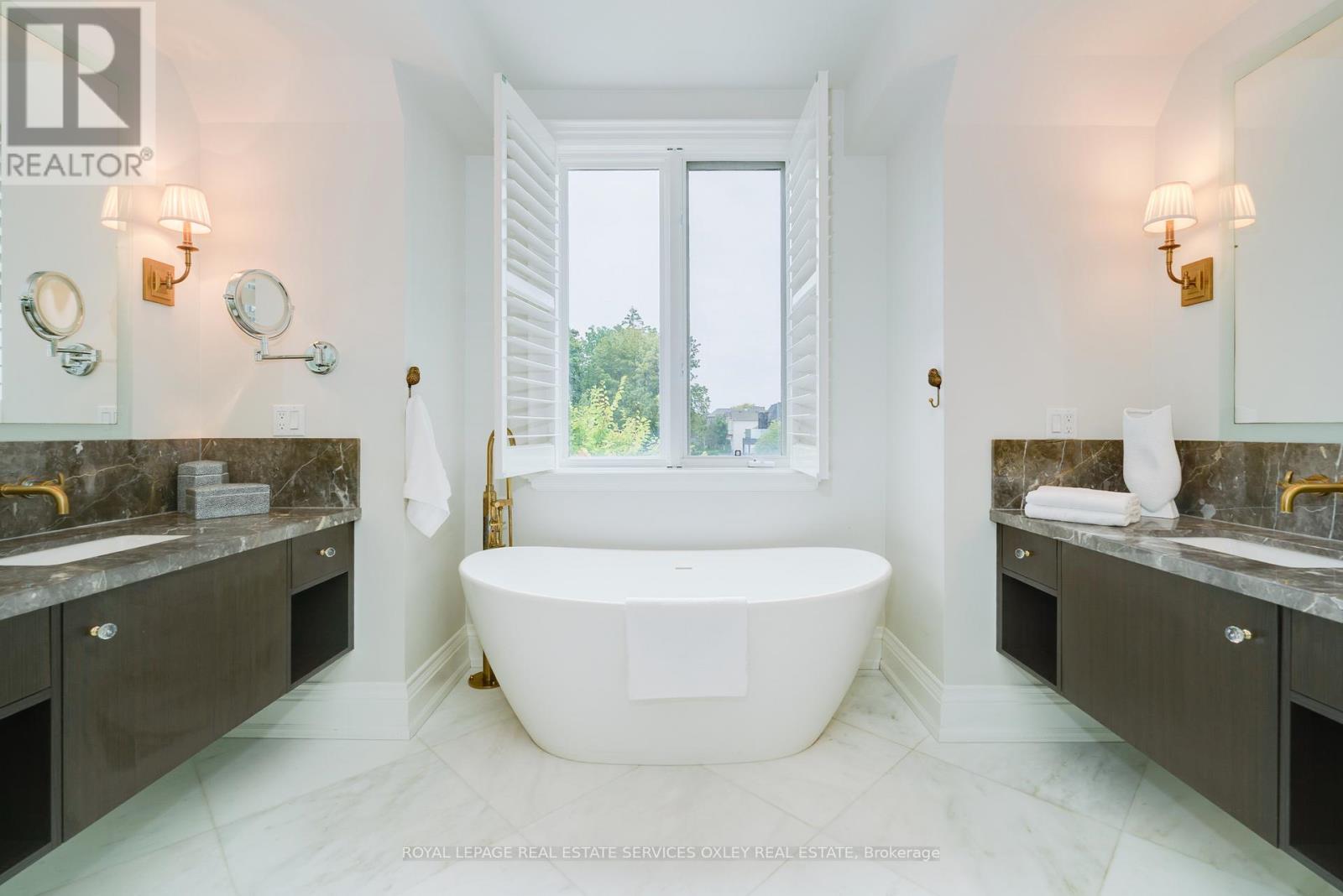 












149 RONAN AVENUE

,
Toronto,




Ontario
M4N2Y2

