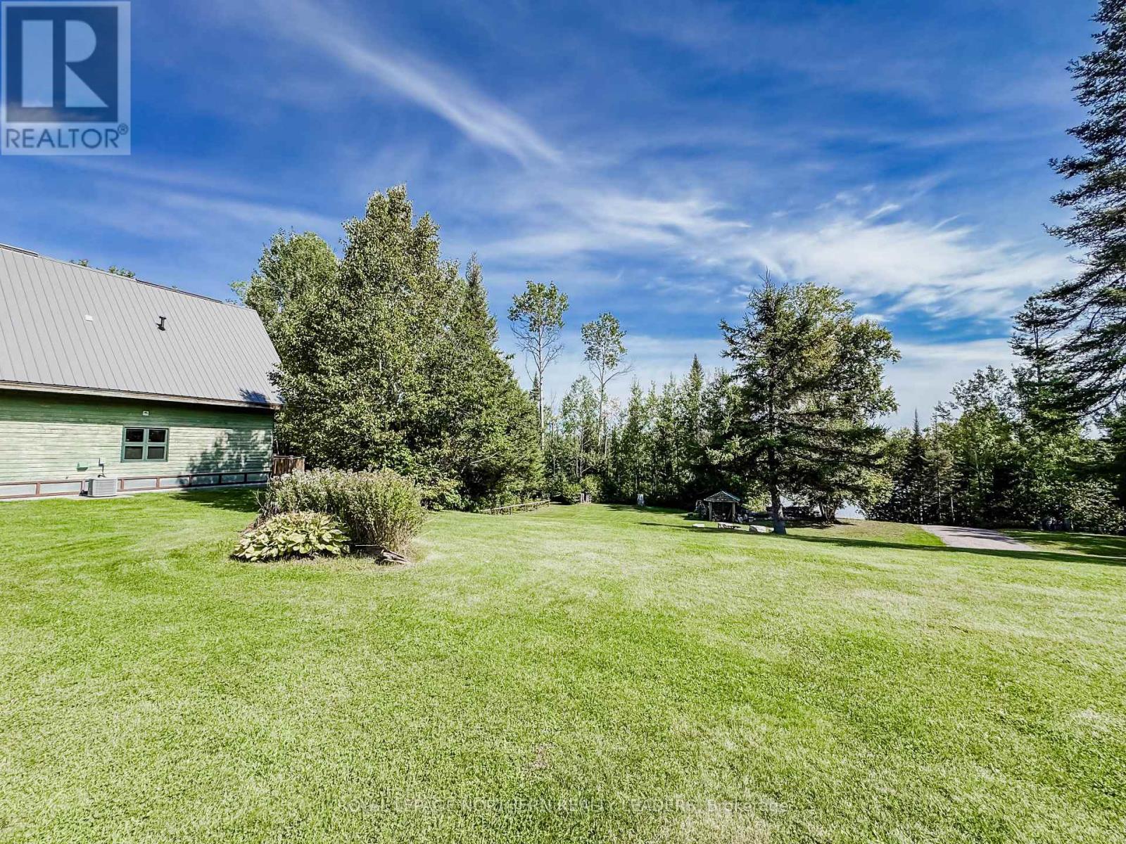 












119 ONTARIO STREET

,
Timiskaming (TIM - Outside - Rural),




Ontario
P0J1G0

