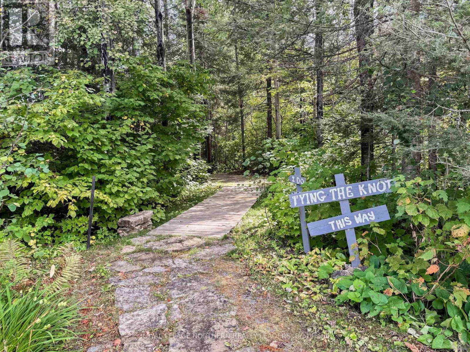 












119 ONTARIO STREET

,
Timiskaming (TIM - Outside - Rural),




Ontario
P0J1G0

