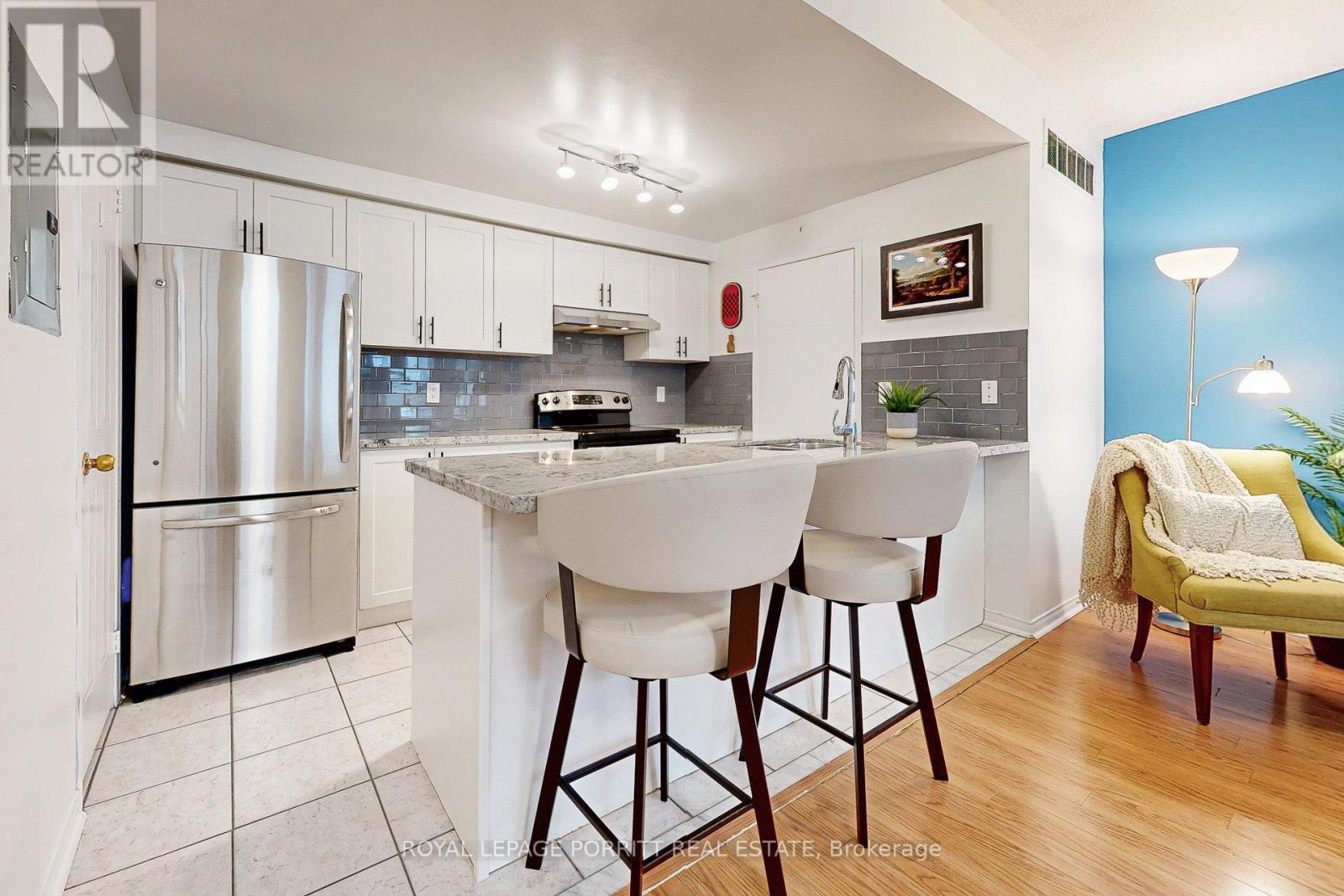 












174 - 760 LAWRENCE AVENUE W

,
Toronto,




Ontario
M6A3E7

