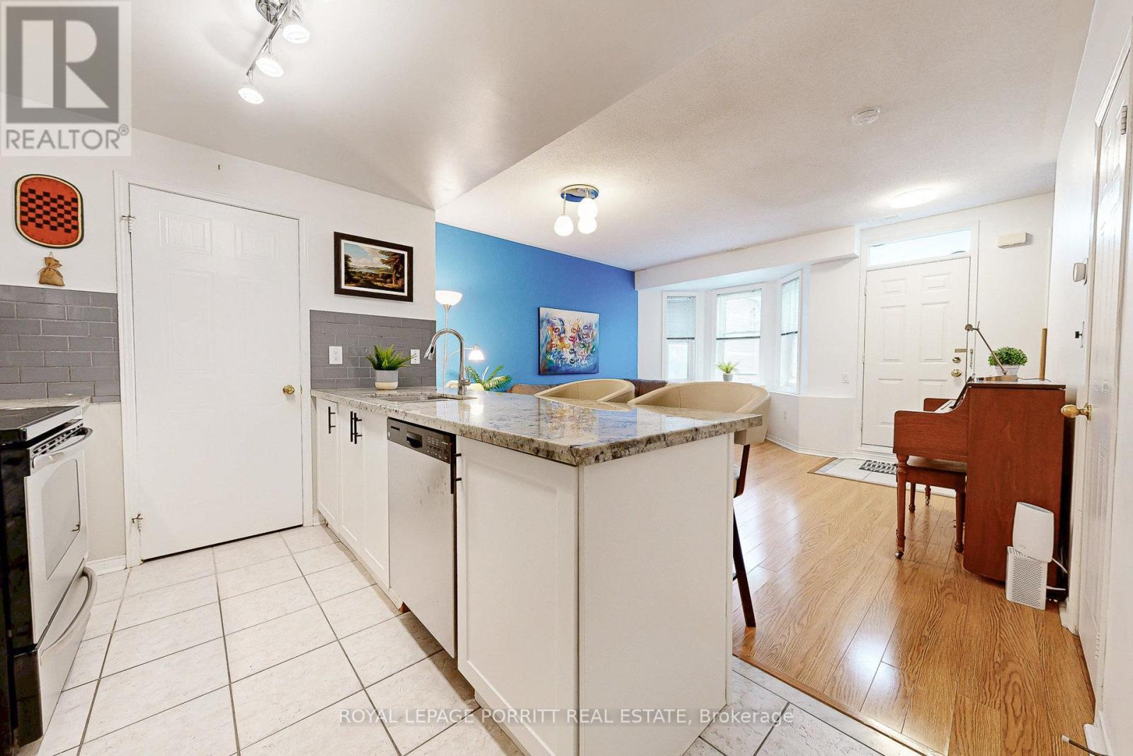 












174 - 760 LAWRENCE AVENUE W

,
Toronto,




Ontario
M6A3E7

